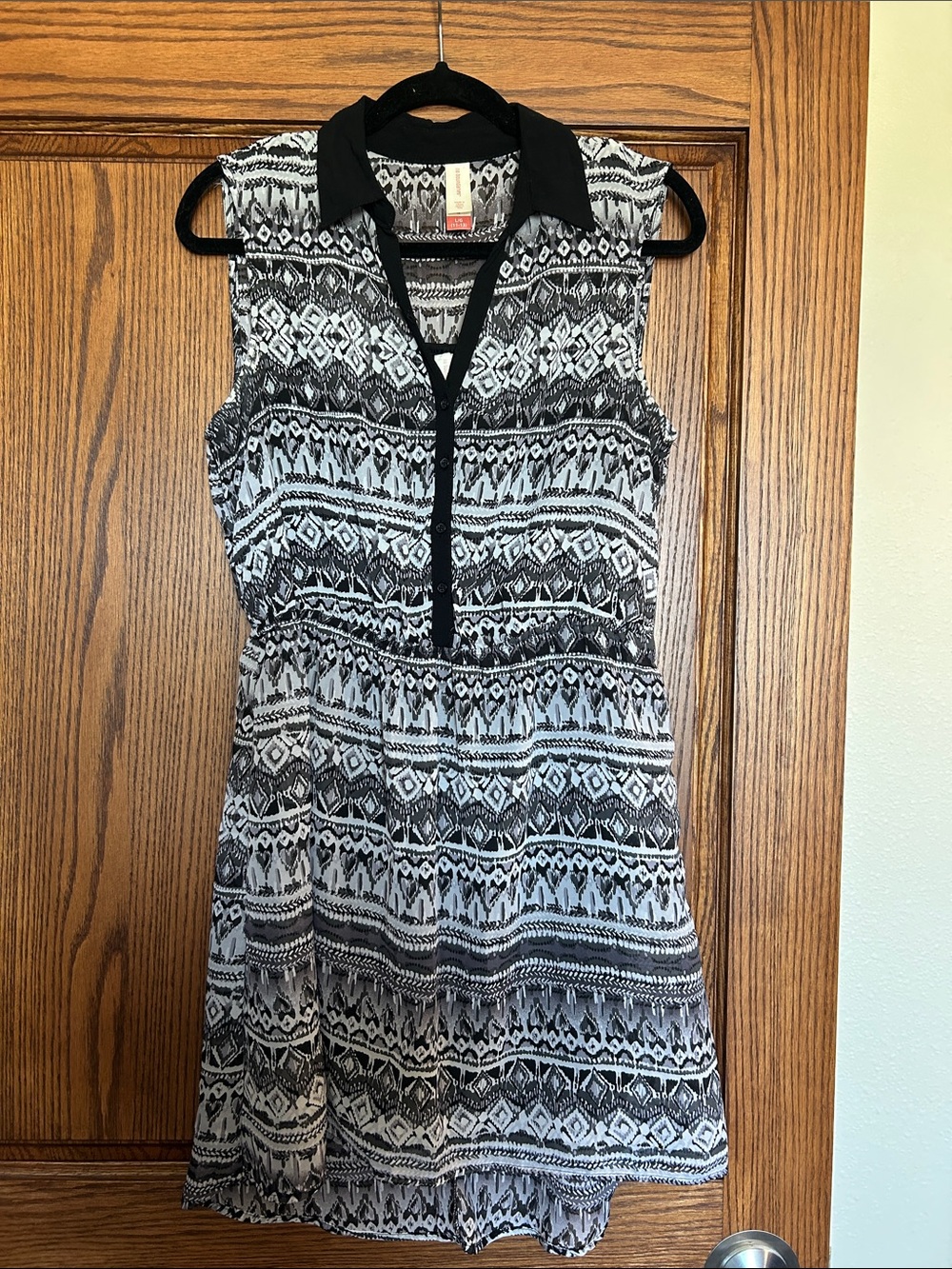 No Boundaries Black and White Printed Sleeveless Mini Dress